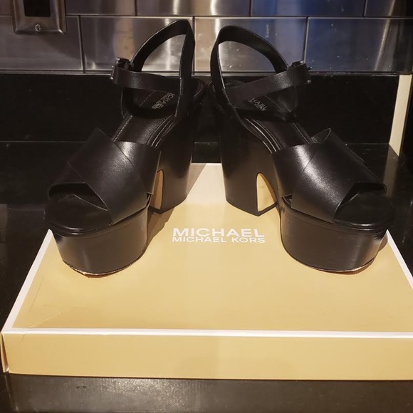 michael kors divia platform black